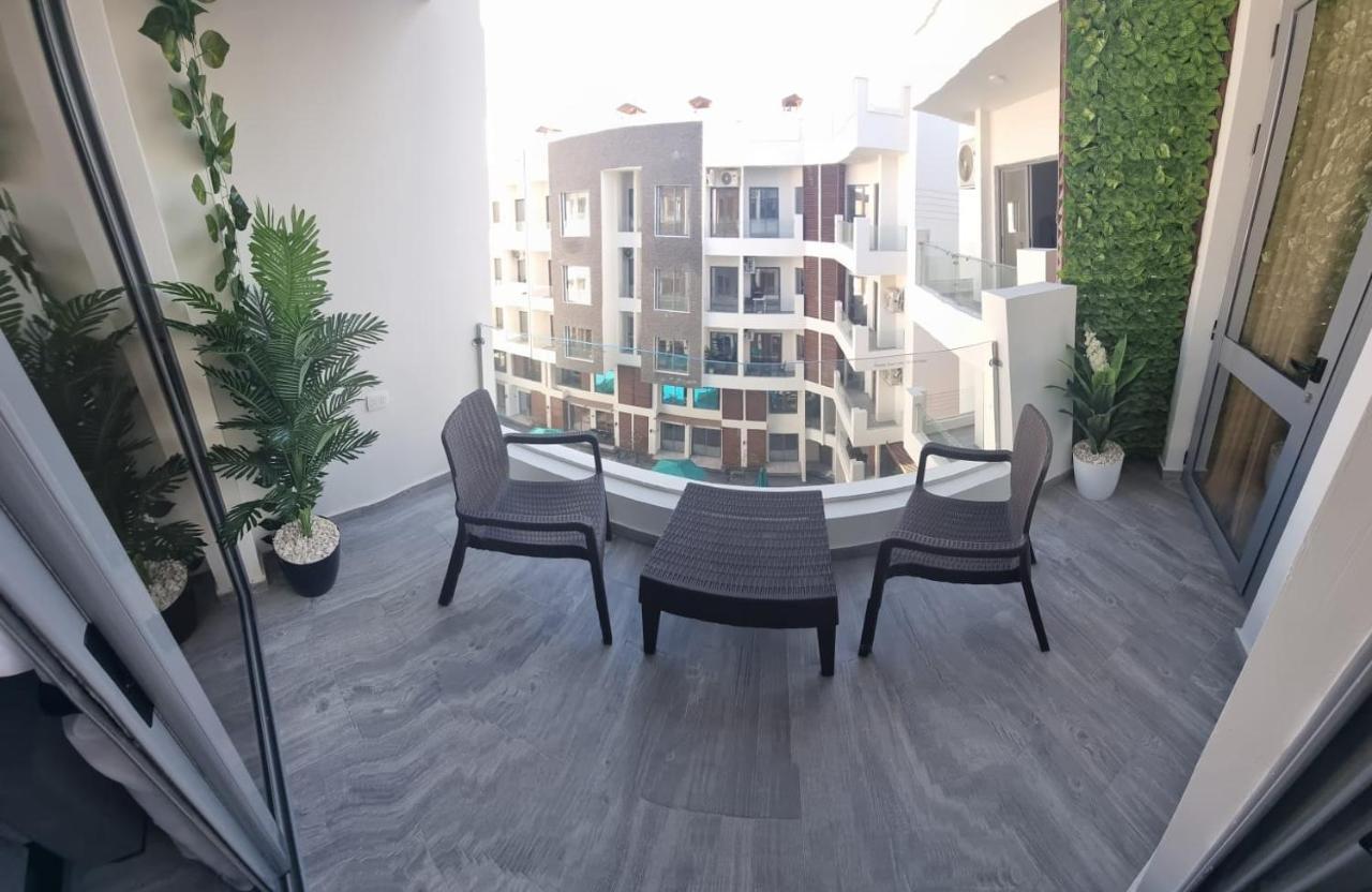 Sanctuary Sunlit Hurghada Haven With 4 Pools, Rooftop Sunsets & Gourmet Bites Steps Away Εξωτερικό φωτογραφία