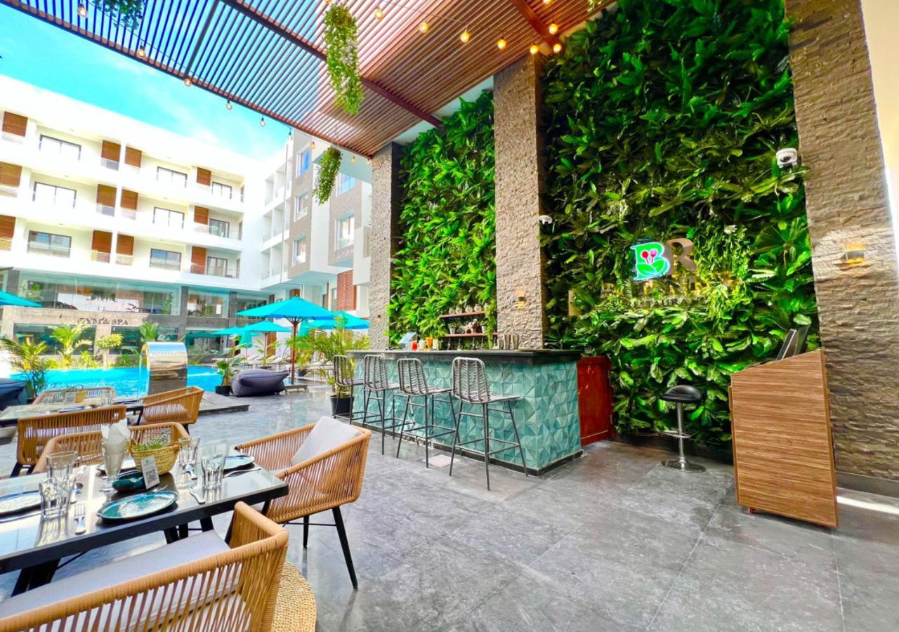 Sanctuary Sunlit Hurghada Haven With 4 Pools, Rooftop Sunsets & Gourmet Bites Steps Away Εξωτερικό φωτογραφία